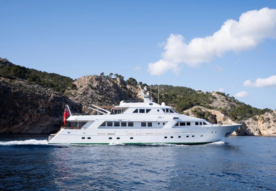 New arrival at Sea Independent M/Y Benetti FB143 ``Alma``