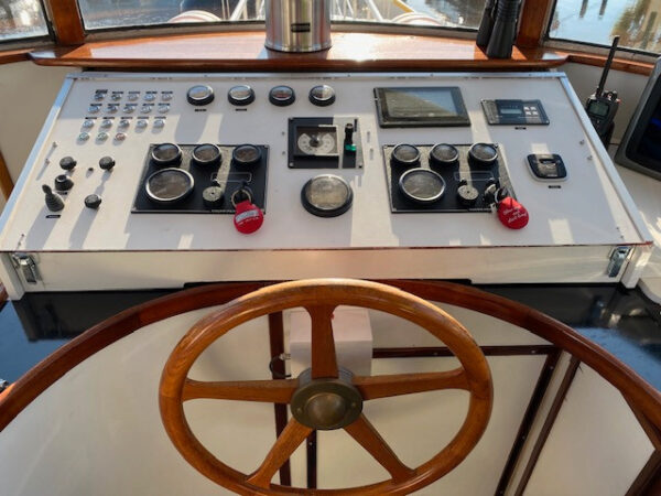 M/Y custom Survey 55 - Image 6