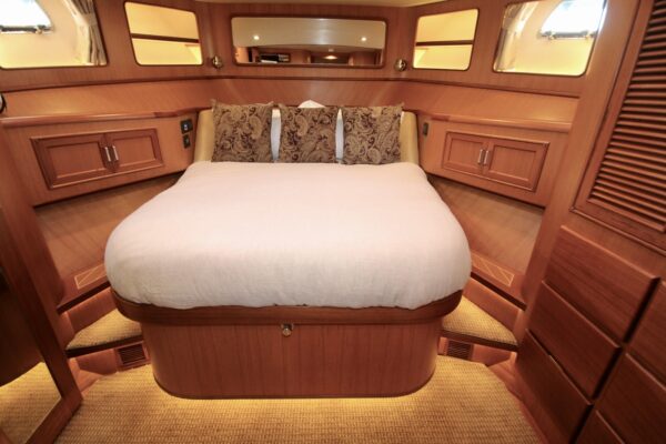 Fleming 55 Pilothouse - Image 9