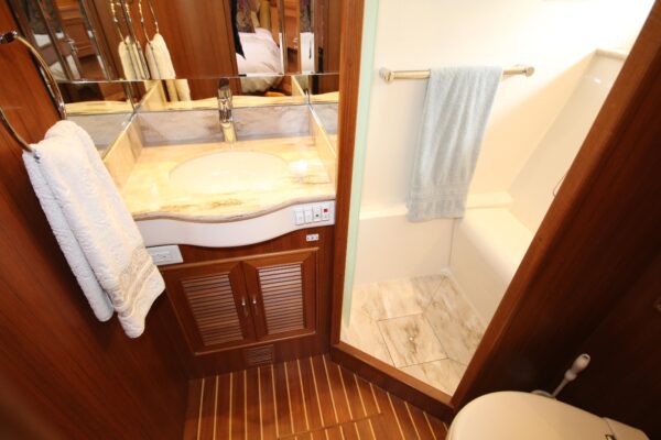 Fleming 55 Pilothouse - Image 10