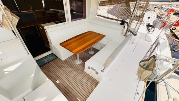 Lagoon 400 - Image 21