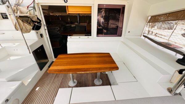 Lagoon 400 - Image 20