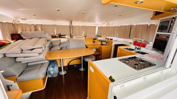 Lagoon 400 - Image 19