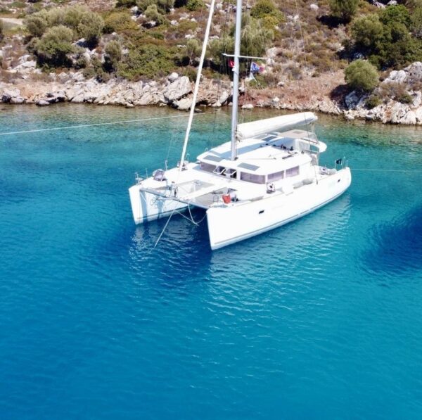 Lagoon 400 - Image 2