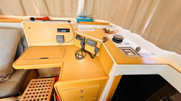 Lagoon 400 - Image 18