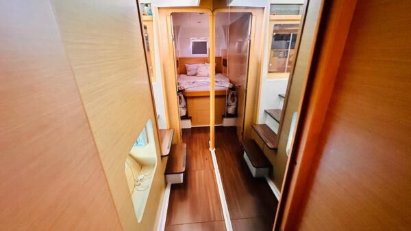 Lagoon 400 - Image 9