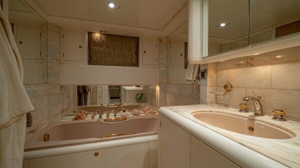 M/Y Lowland Netship 97 | 30m - Image 15