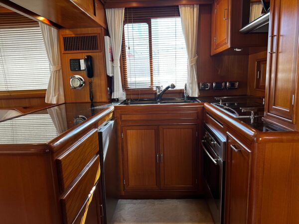 Fleming 55 Pilothouse - Image 15
