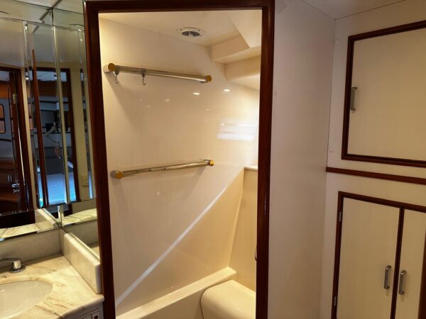 Fleming 55 Pilothouse - Image 25