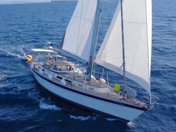 Hallberg Rassy 53